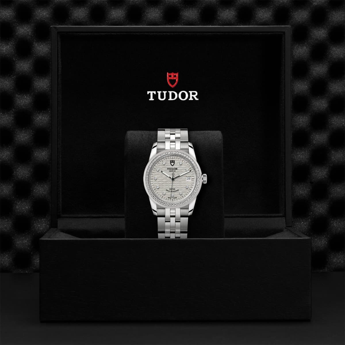 TUDOR Glamour Date 2