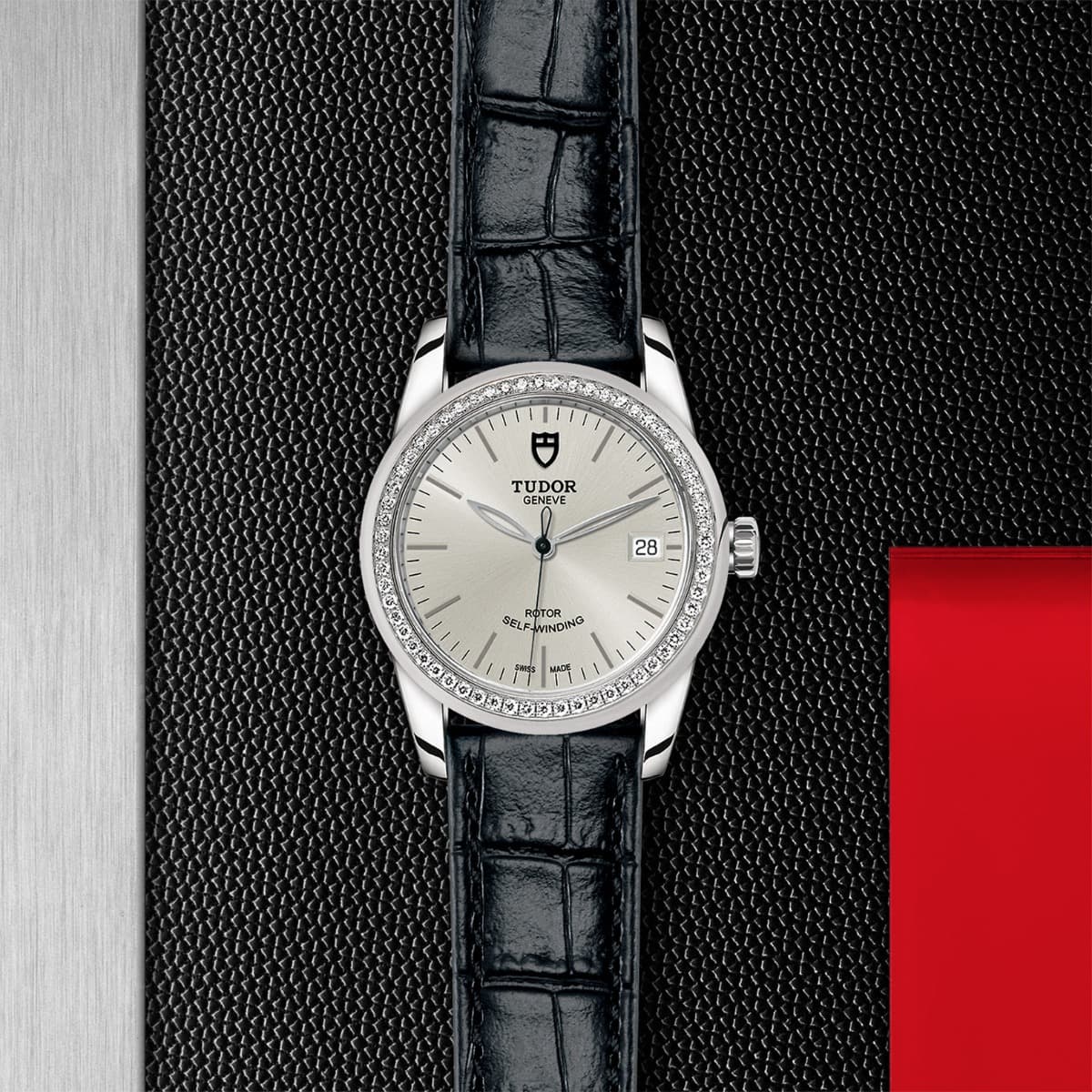 TUDOR Glamour Date