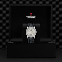 TUDOR Glamour Date