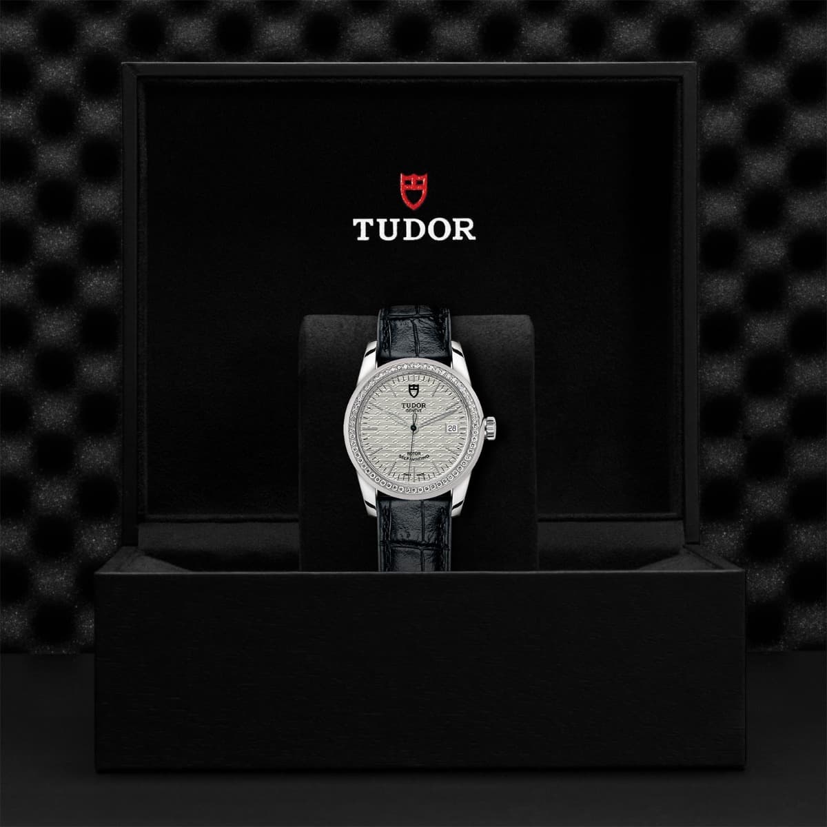 TUDOR Glamour Date 2