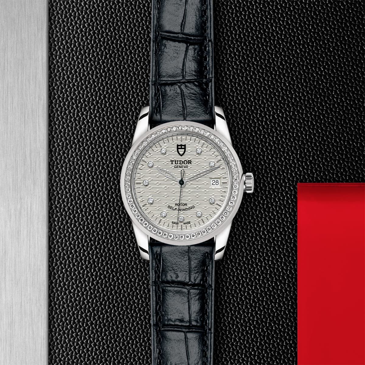 TUDOR Glamour Date