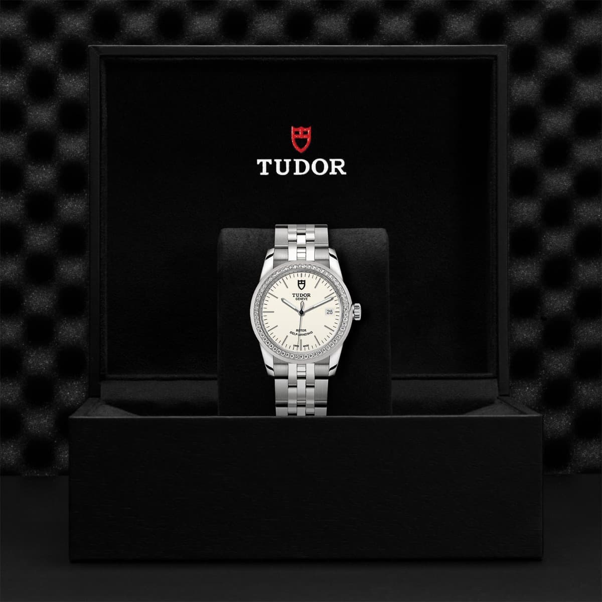 TUDOR Glamour Date 2