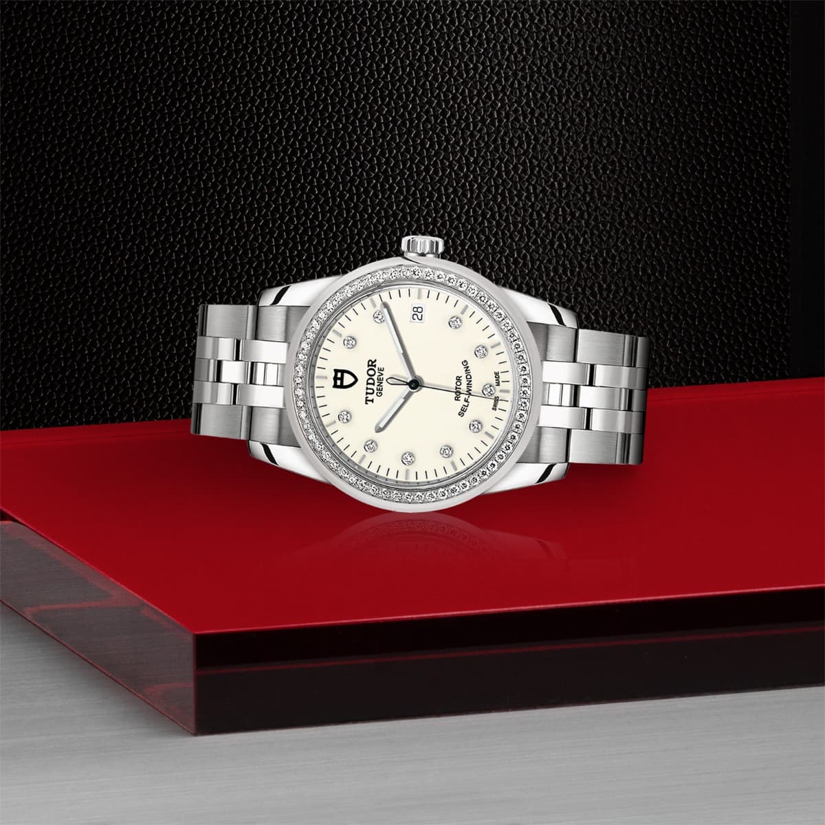 TUDOR Glamour Date