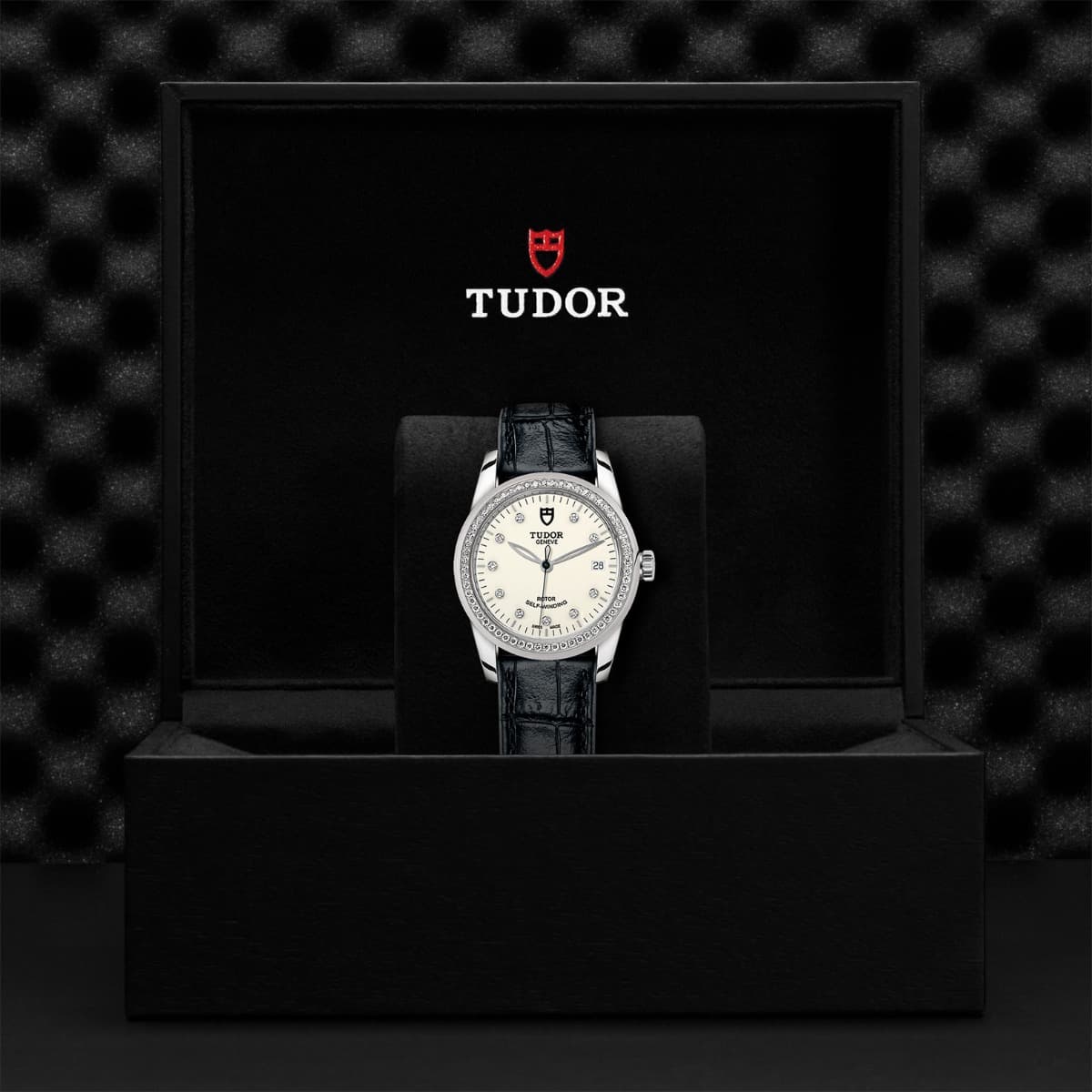 TUDOR Glamour Date 2