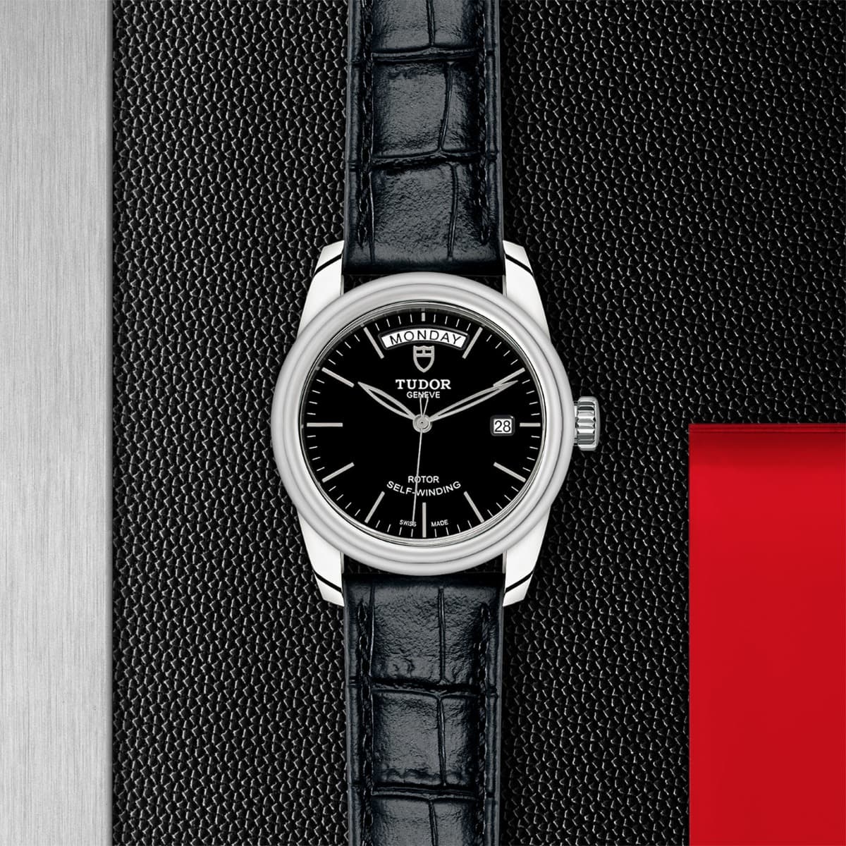 TUDOR Glamour Date+Day