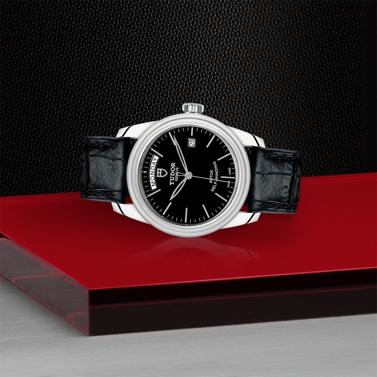 TUDOR Glamour Date+Day