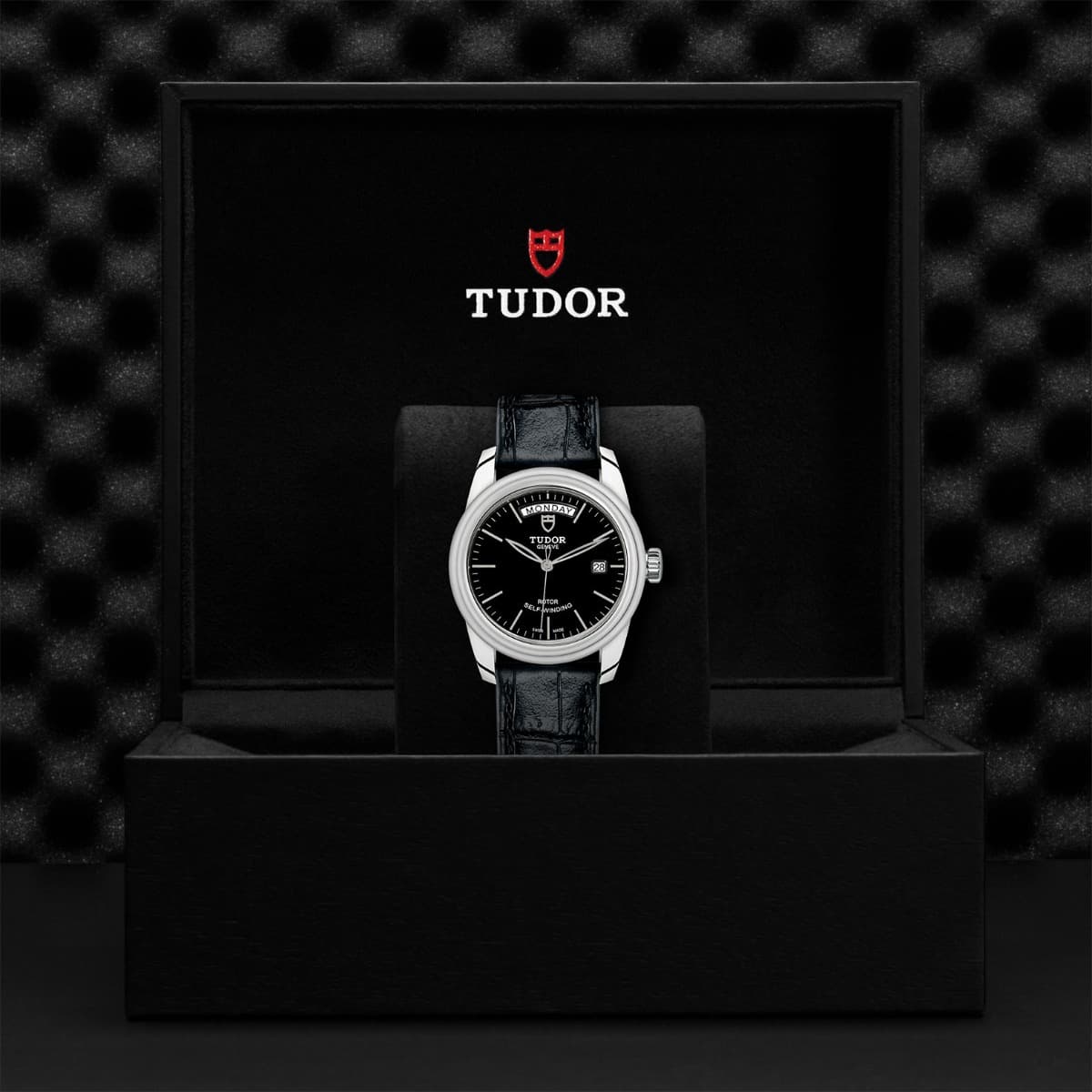 TUDOR Glamour Date+Day