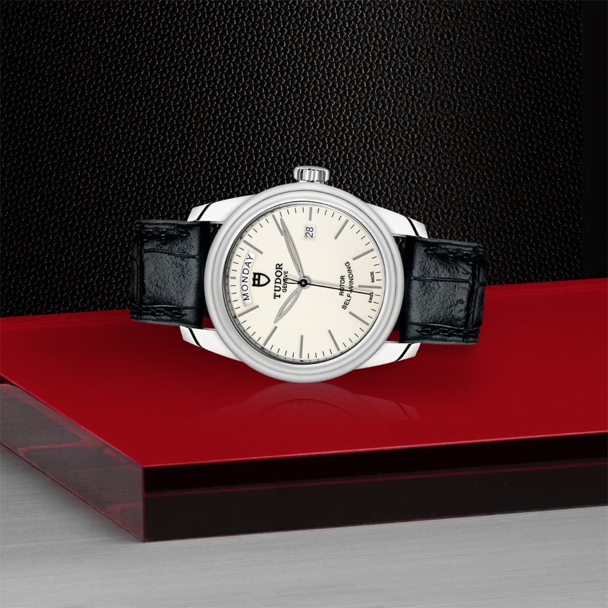 TUDOR Glamour Date+Day