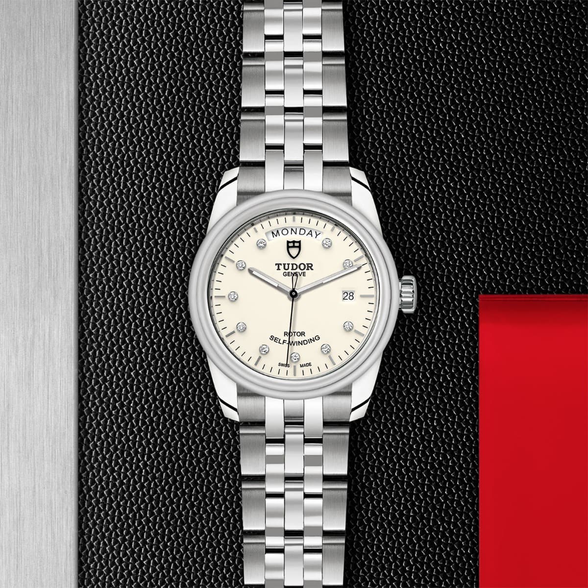 TUDOR Glamour Date+Day 4