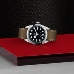 TUDOR Black Bay 32