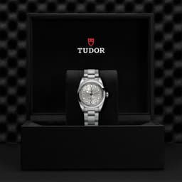 TUDOR Black Bay 32