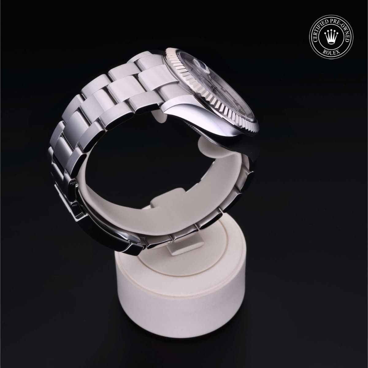 Oyster Perpetual  Sky-Dweller+17d3f84f-3ecb-4723-8940-496456e176ec