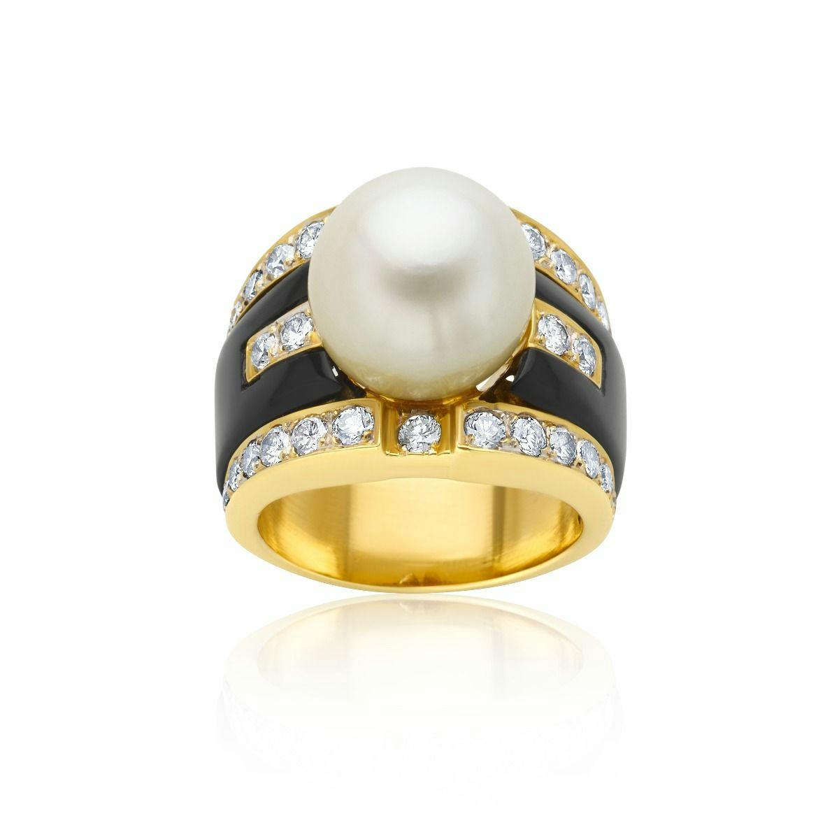 1990's 18k Yellow Gold Pearl & Onyx Ring